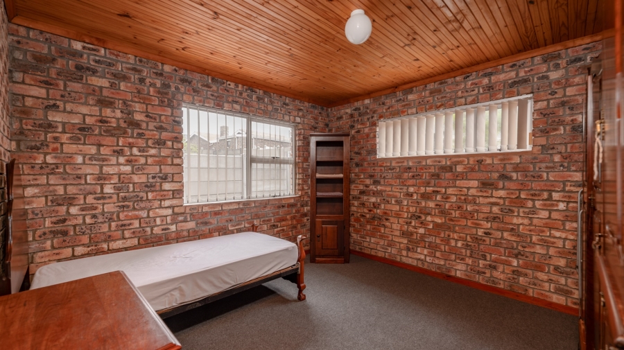 To Let 1 Bedroom Property for Rent in Struisbaai Western Cape